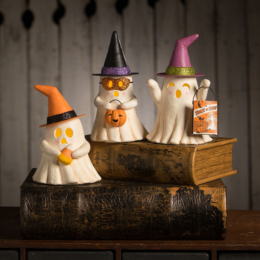 Witchy Ghost with Candy Corn Luminary 5.5"